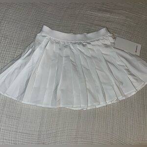 Lululemon.NWT. High-Rise Pleated Tennis Skirt. Size 6. White